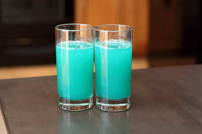 two sonic screwdriver cocktails in hi-ball glasses