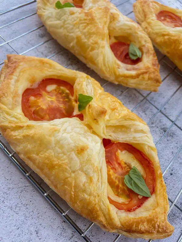 cheese tomato croissants