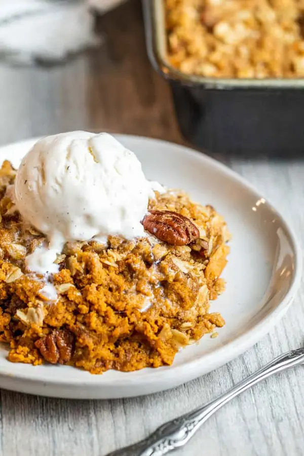 pumpkin crisp with pecan oat topping