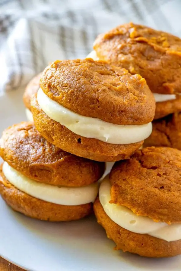 pumpkin whoopie pies