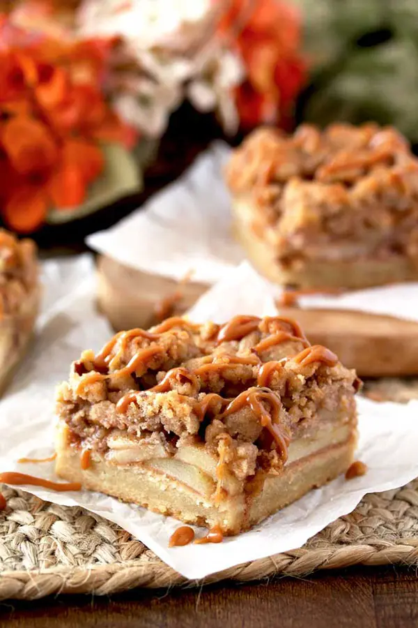 salted caramel apple pie bars