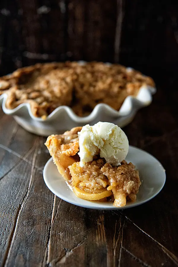 hot buttered rum apple pie