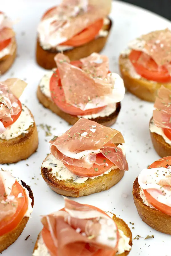 crostini with prosciutto