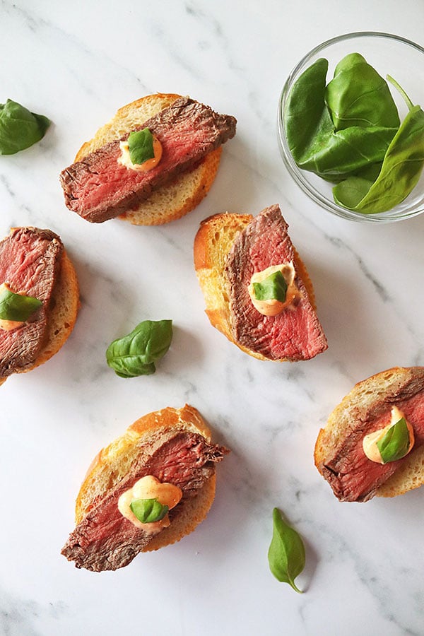 beef crostini with mascarpone sauce for new years