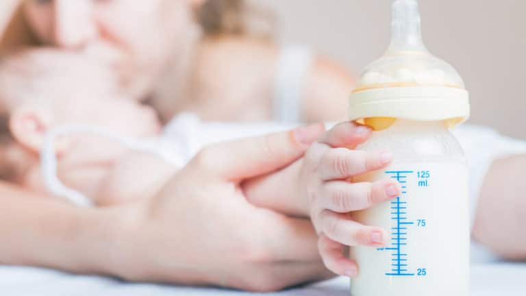 Foamy Breast Milk: 3 Causes and How to Prevent or Remove Bubbles