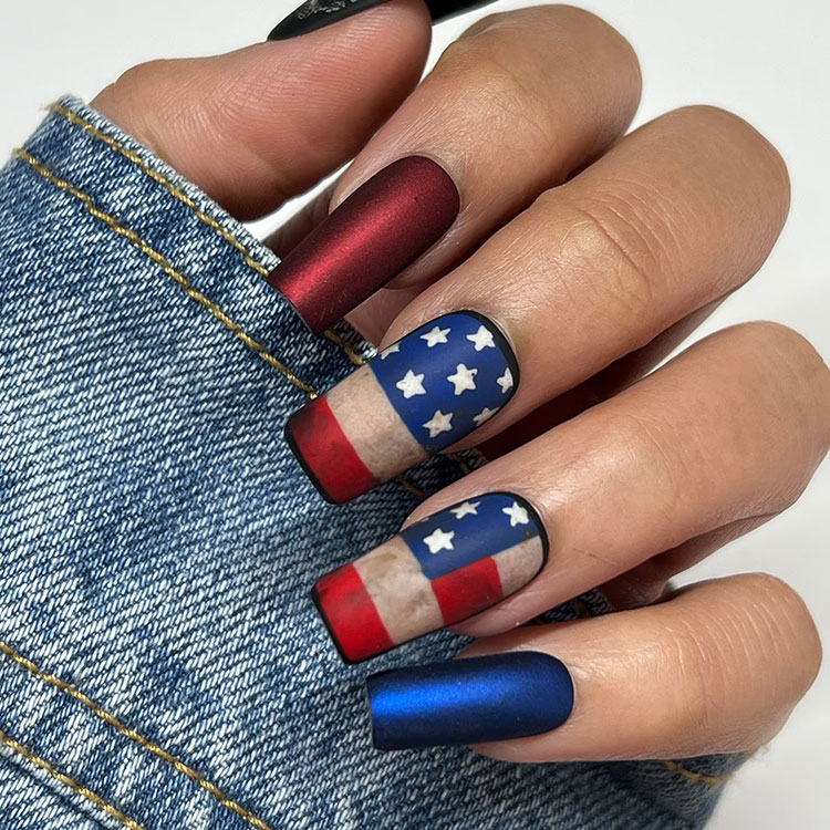 press-on coffin nail set designed to look like pieces of a vintage American flag
