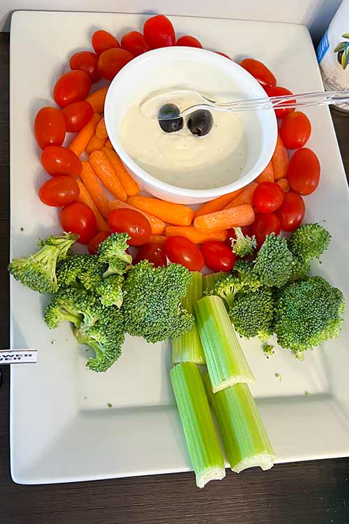 veggie tray with ranch